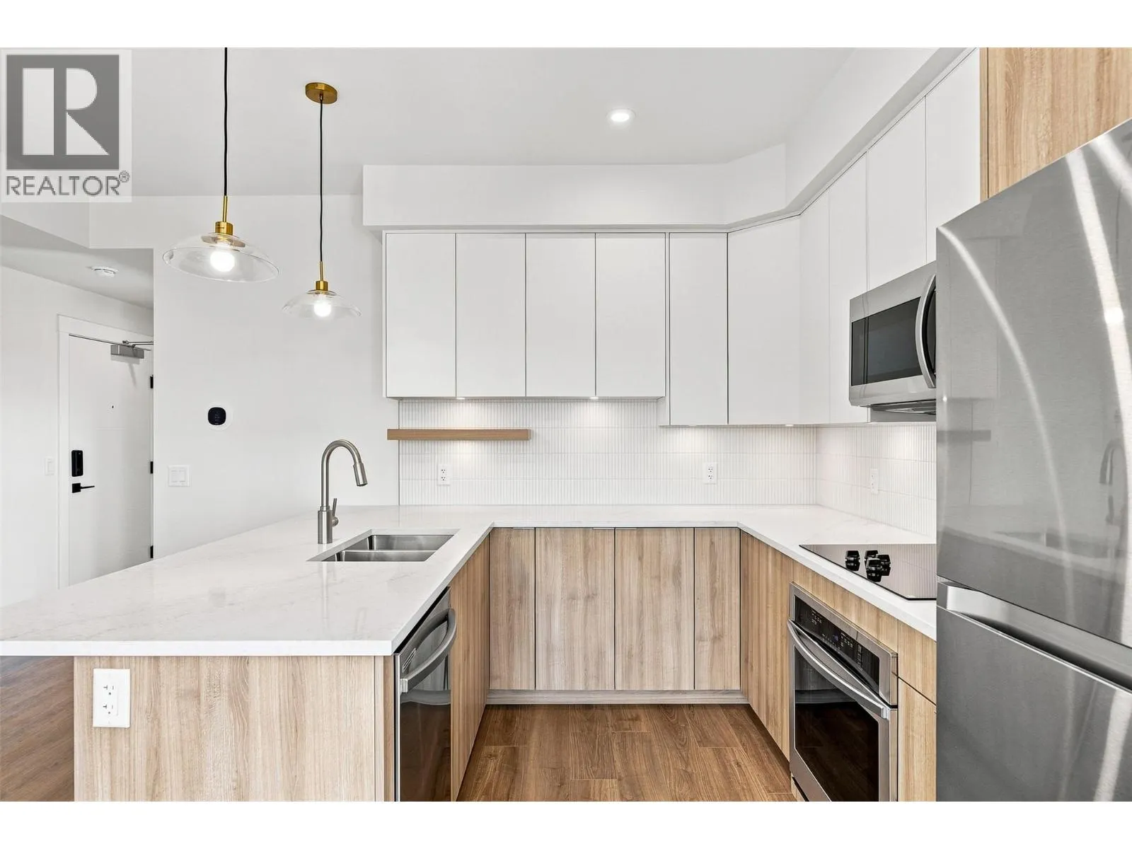 1280 Sutherland Avenue Unit# 602