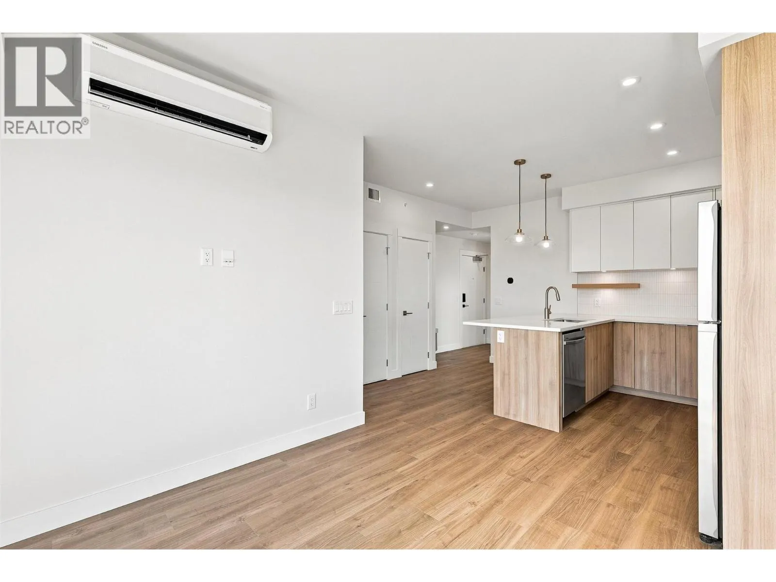 1280 Sutherland Avenue Unit# 602