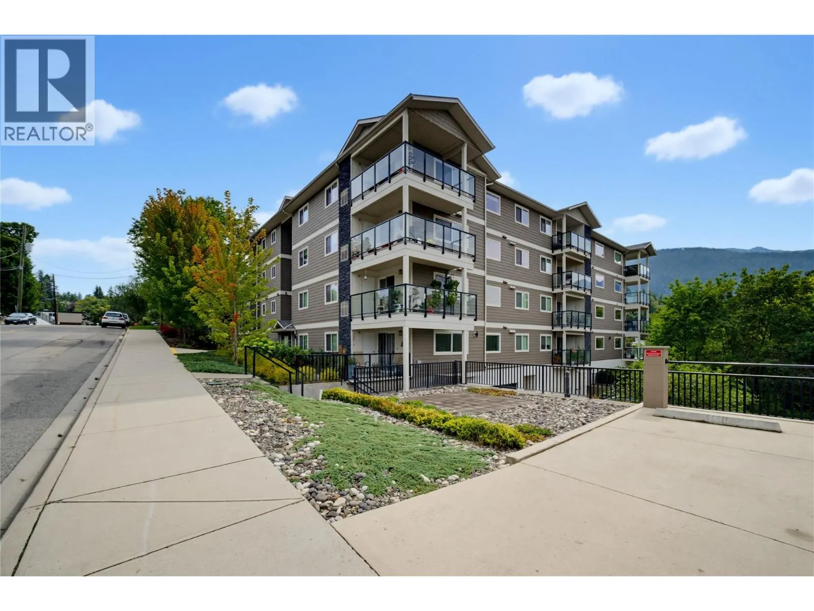 330 4th Avenue SE Unit# 106