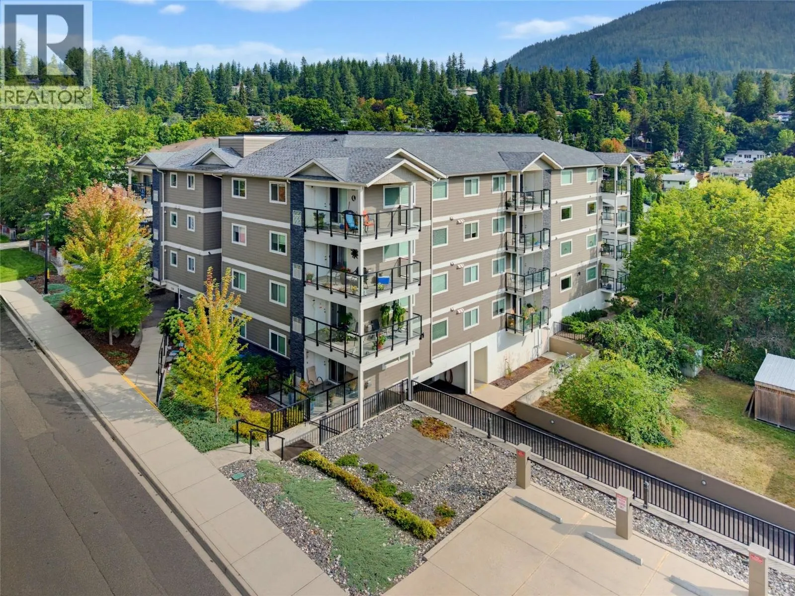 330 4th Avenue SE Unit# 106