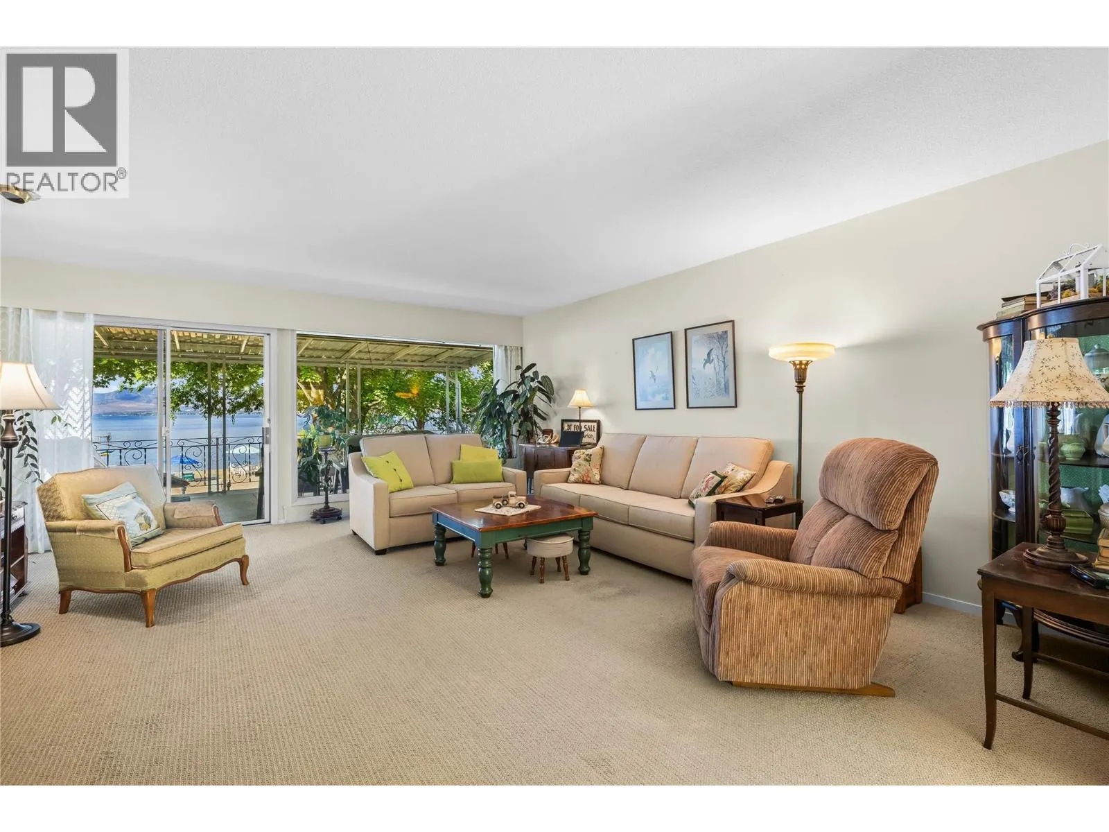 4088 Lakeshore Road