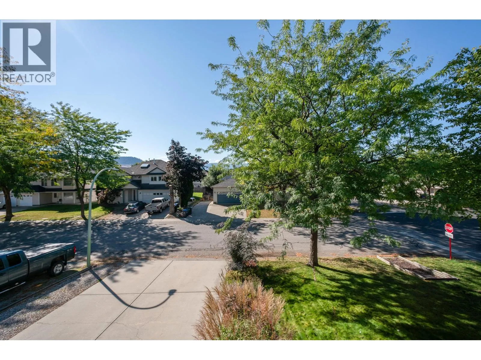 416 Sumac Road E