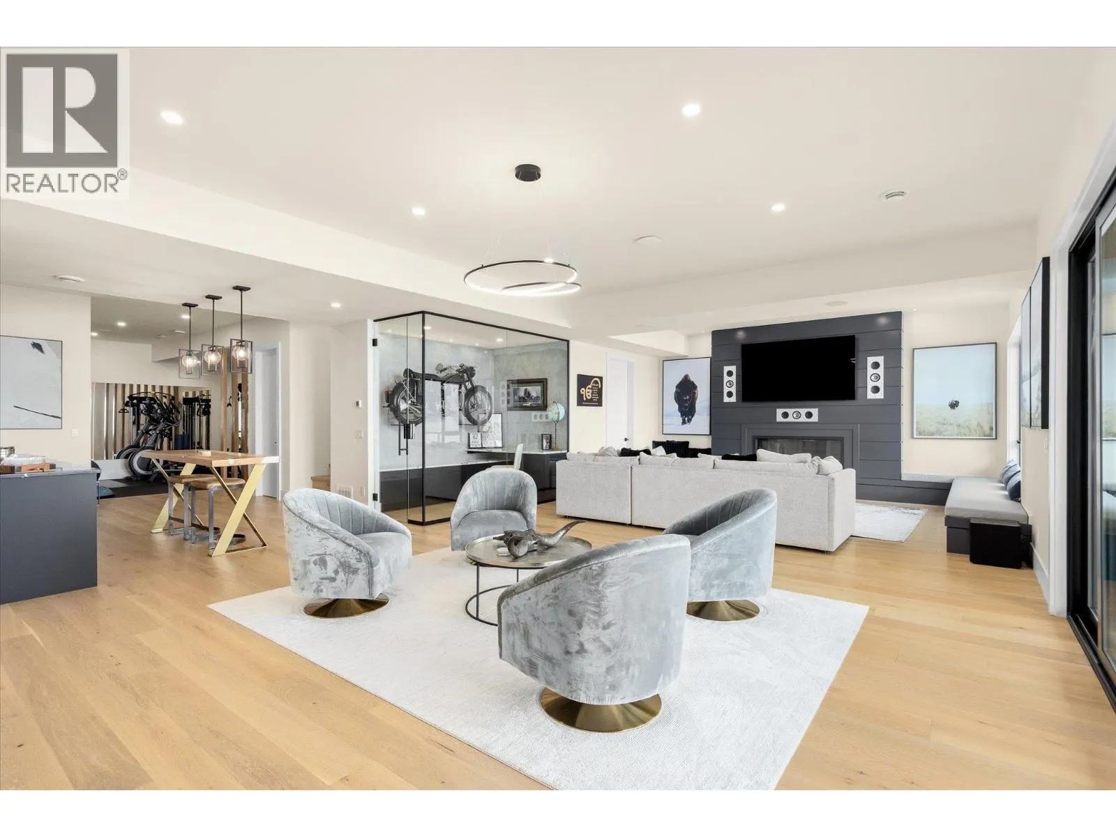 2585 Casa Palmero Drive