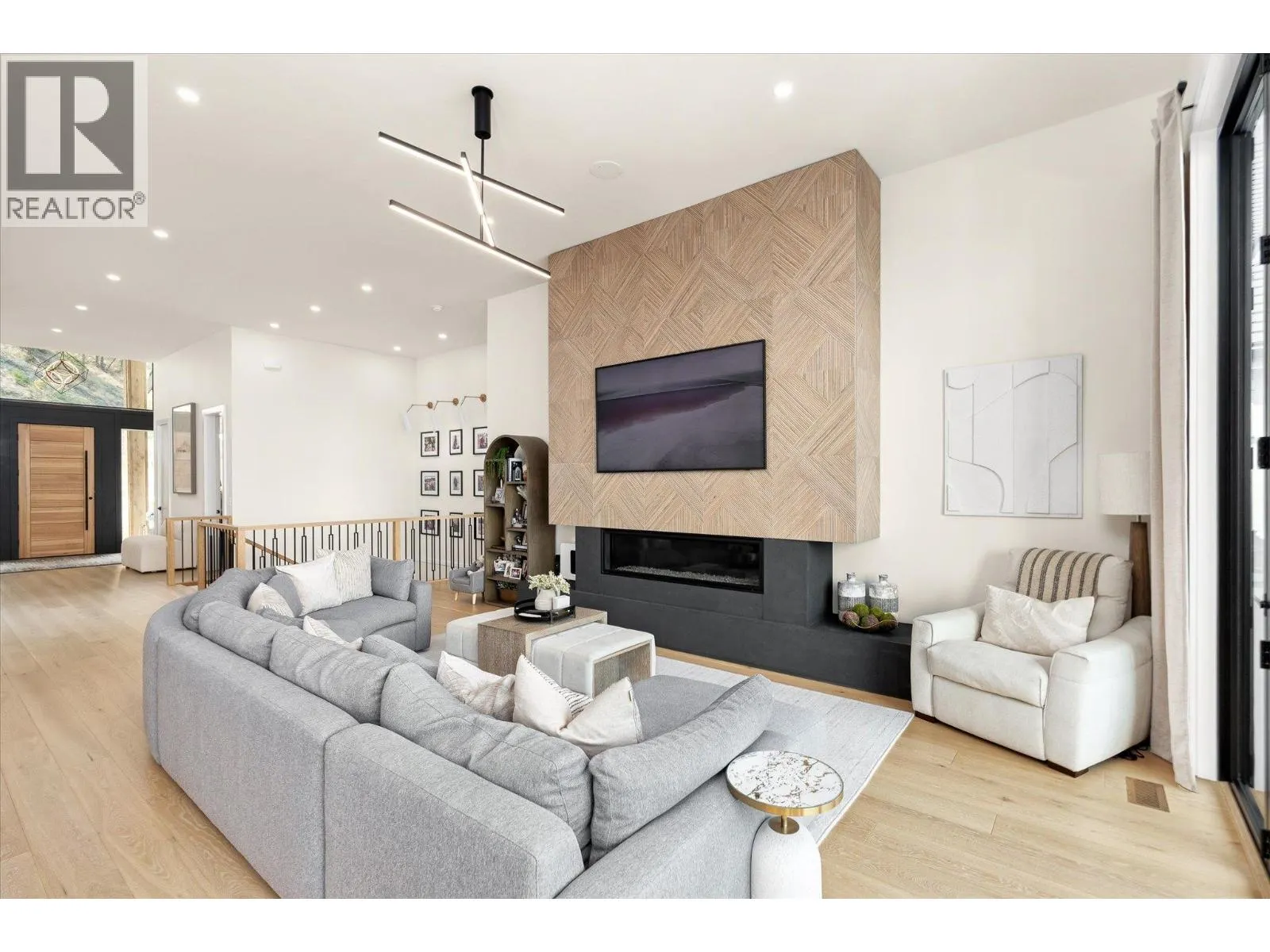 2585 Casa Palmero Drive