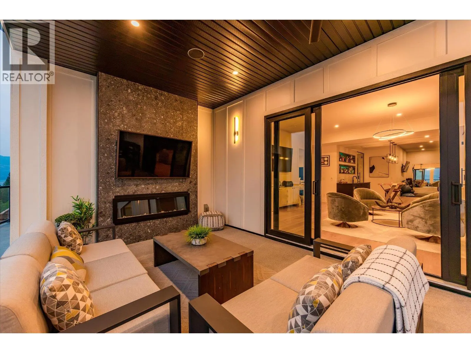 2585 Casa Palmero Drive