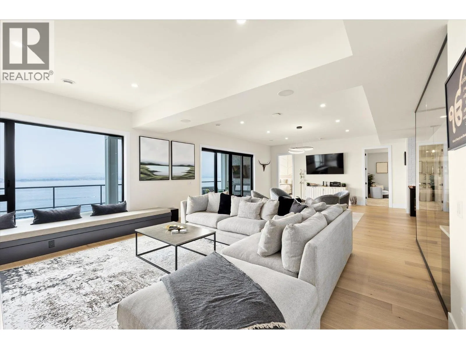 2585 Casa Palmero Drive