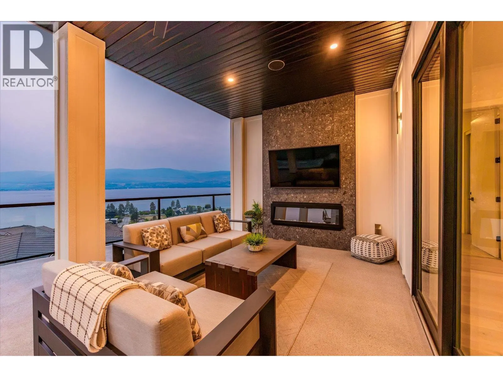 2585 Casa Palmero Drive