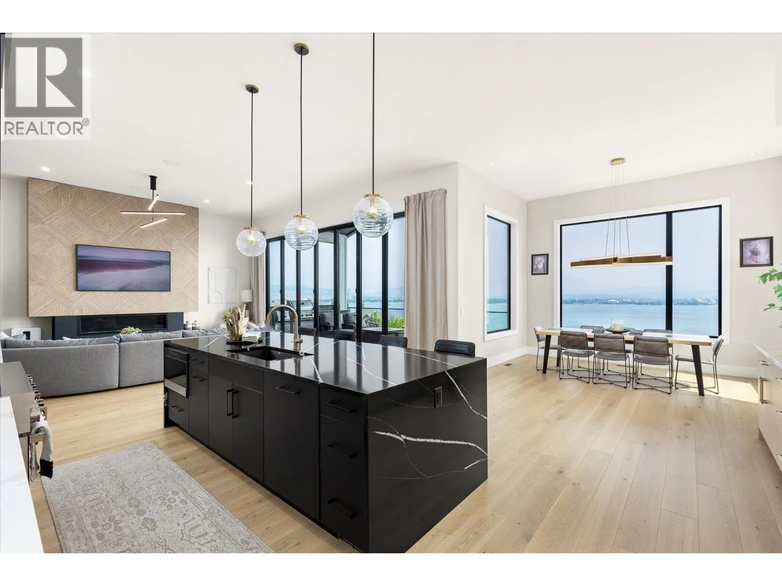 2585 Casa Palmero Drive