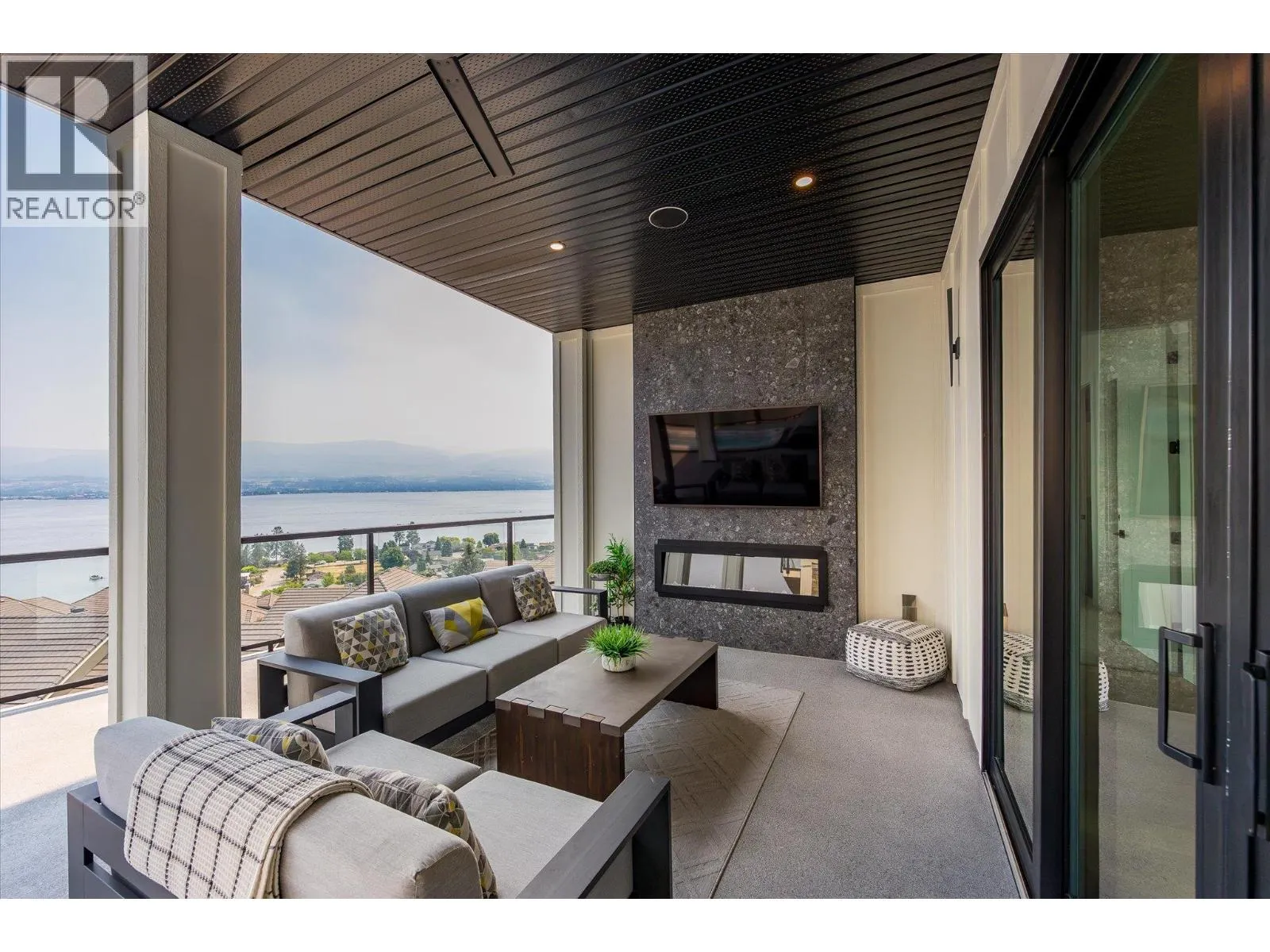 2585 Casa Palmero Drive