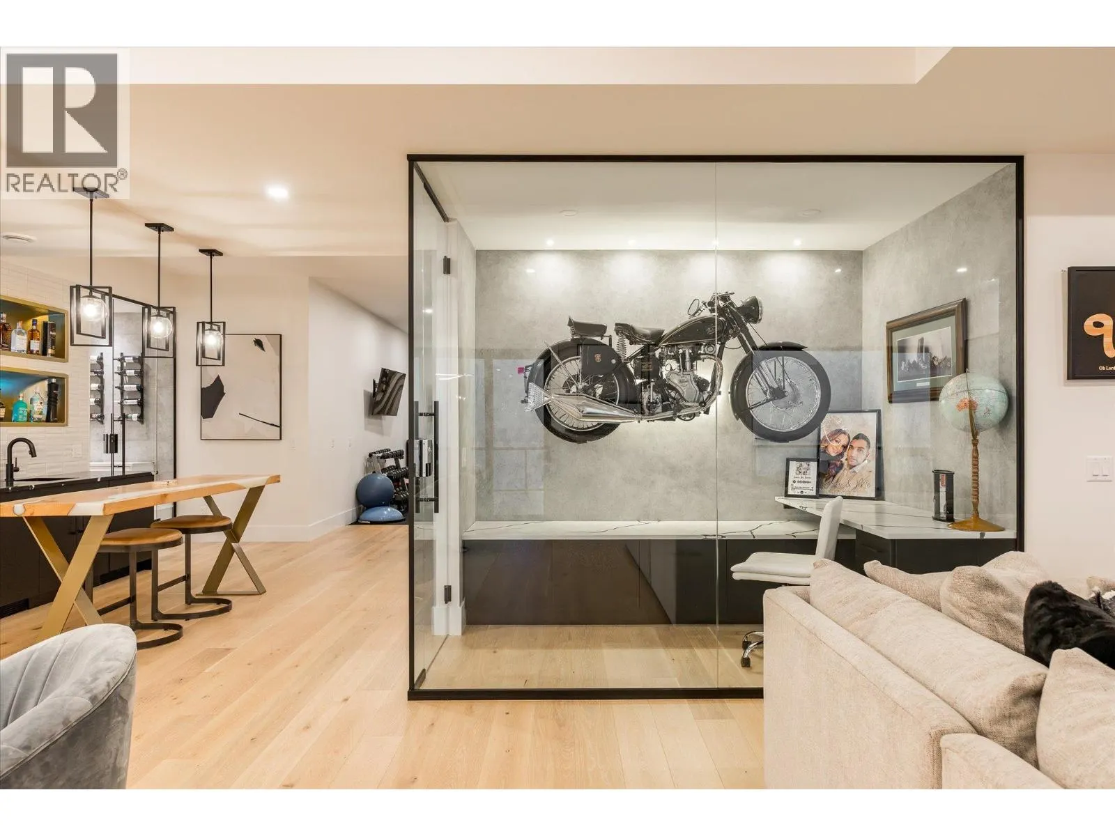 2585 Casa Palmero Drive