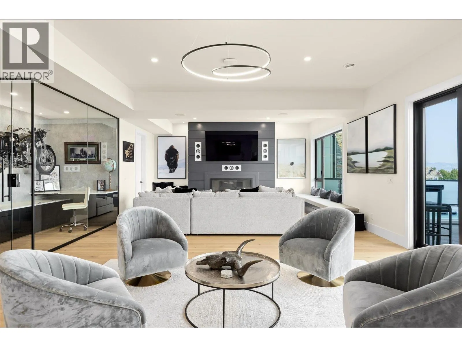 2585 Casa Palmero Drive
