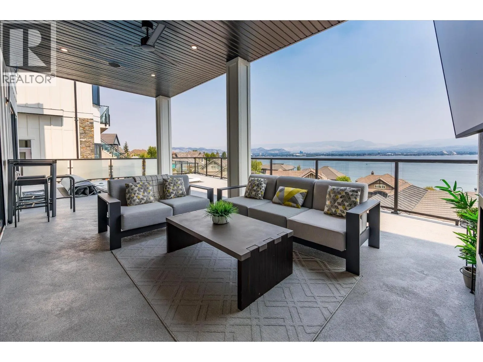 2585 Casa Palmero Drive