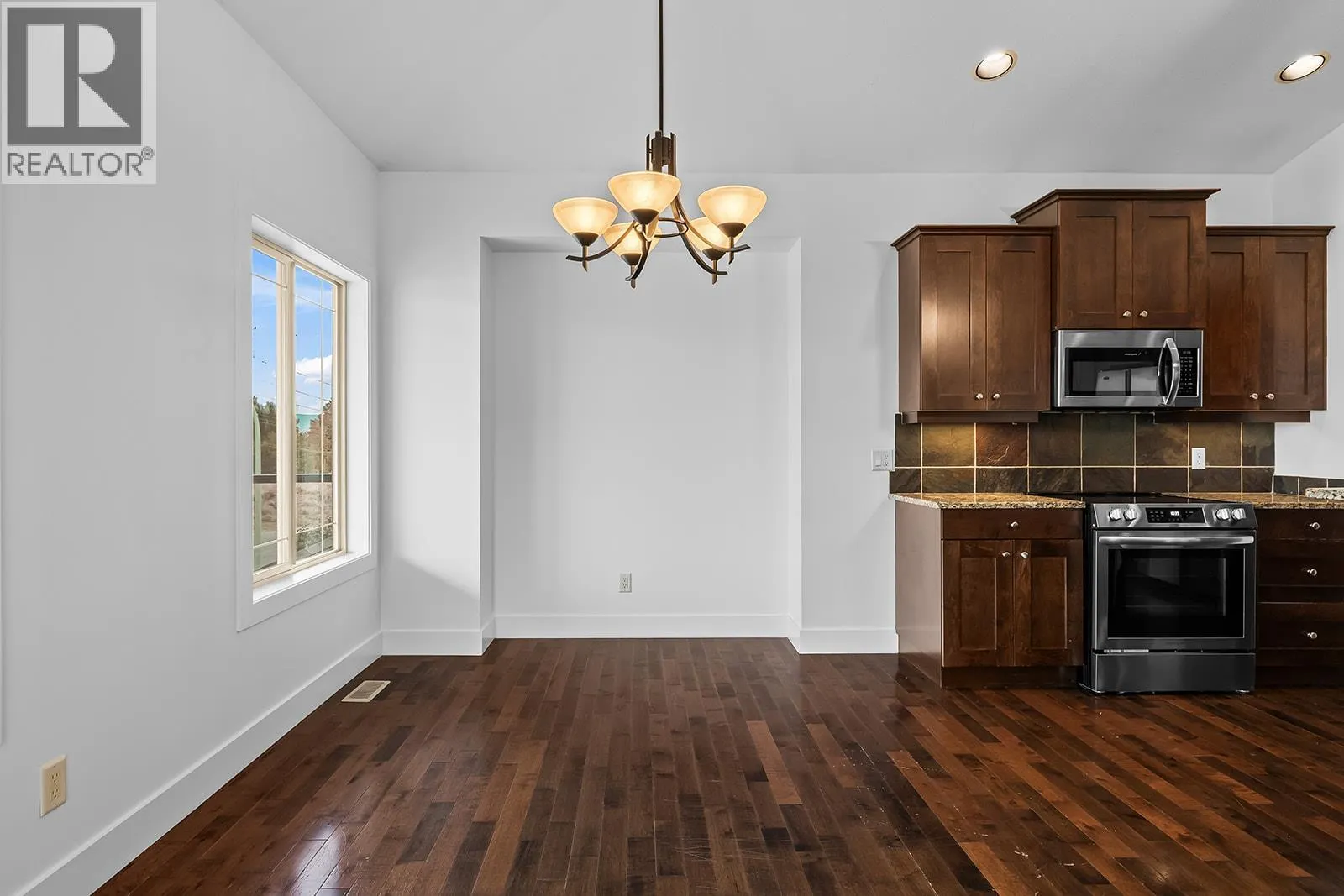 541 Quartz Crescent