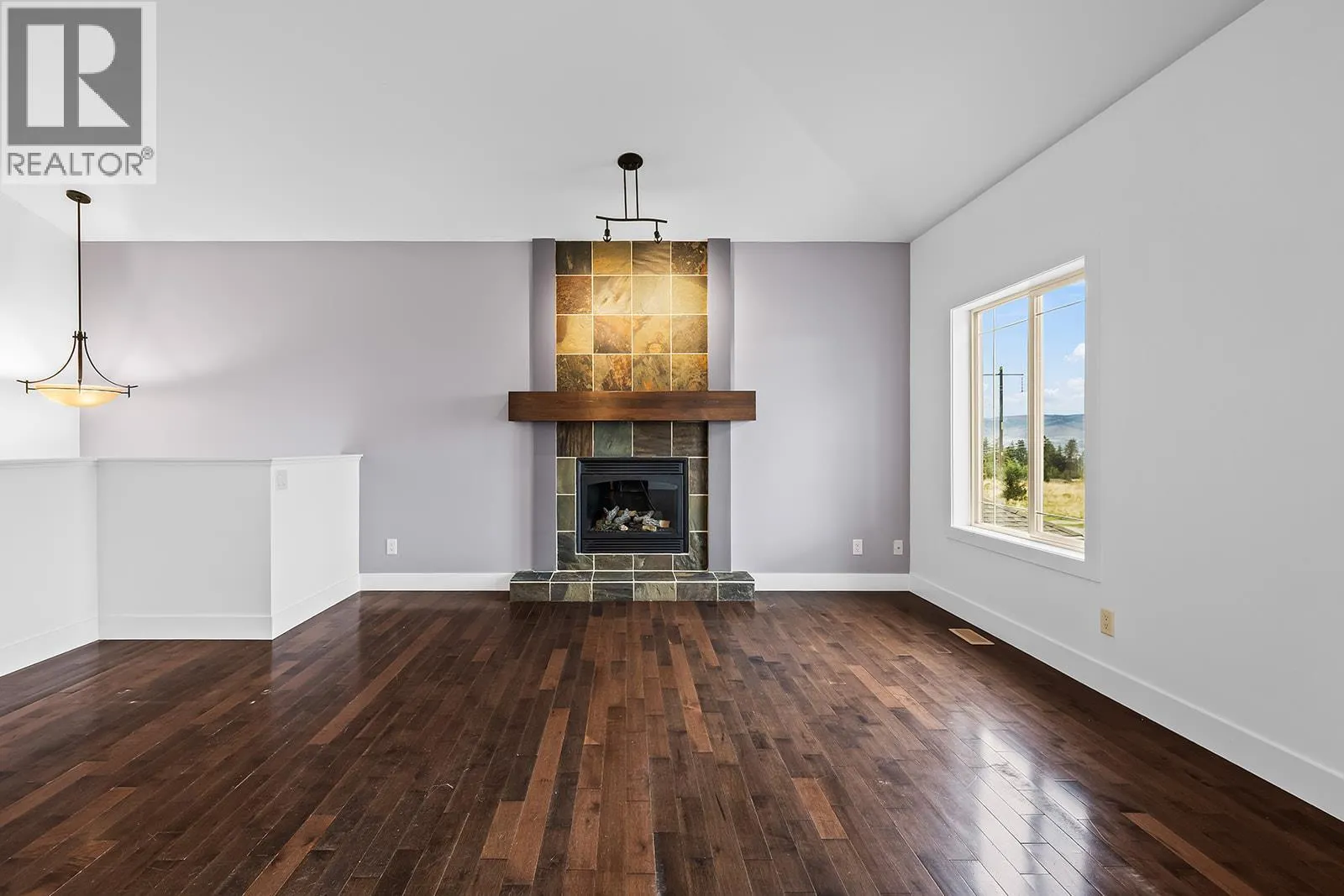 541 Quartz Crescent