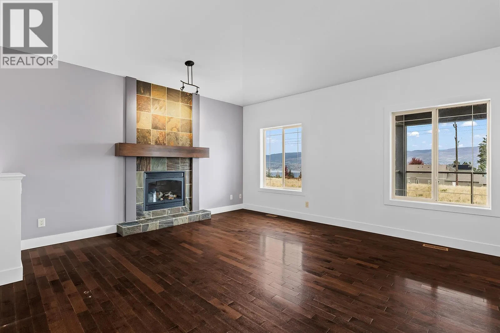 541 Quartz Crescent