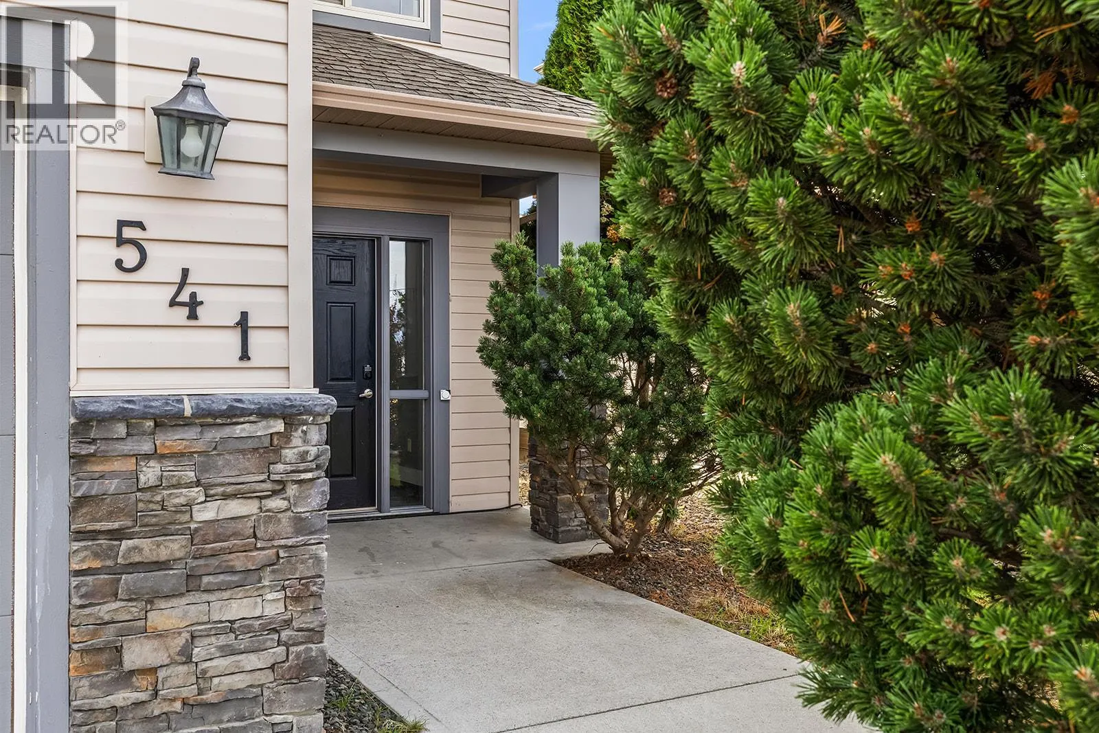 541 Quartz Crescent