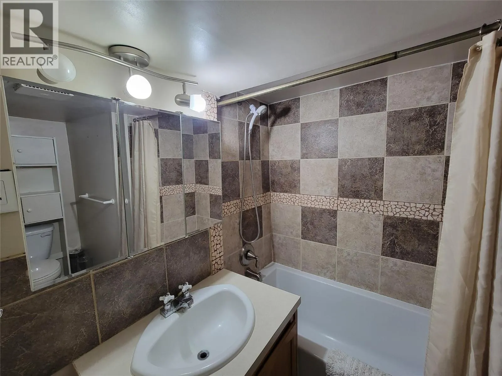 1292 Highway 3A Unit# 9