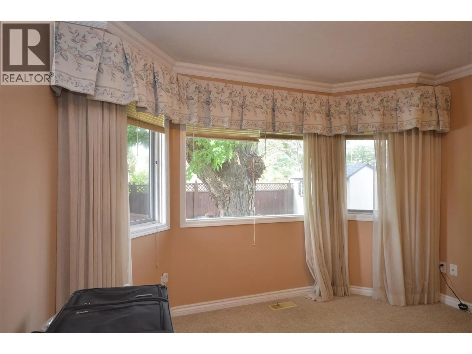 65 Sarsons Place