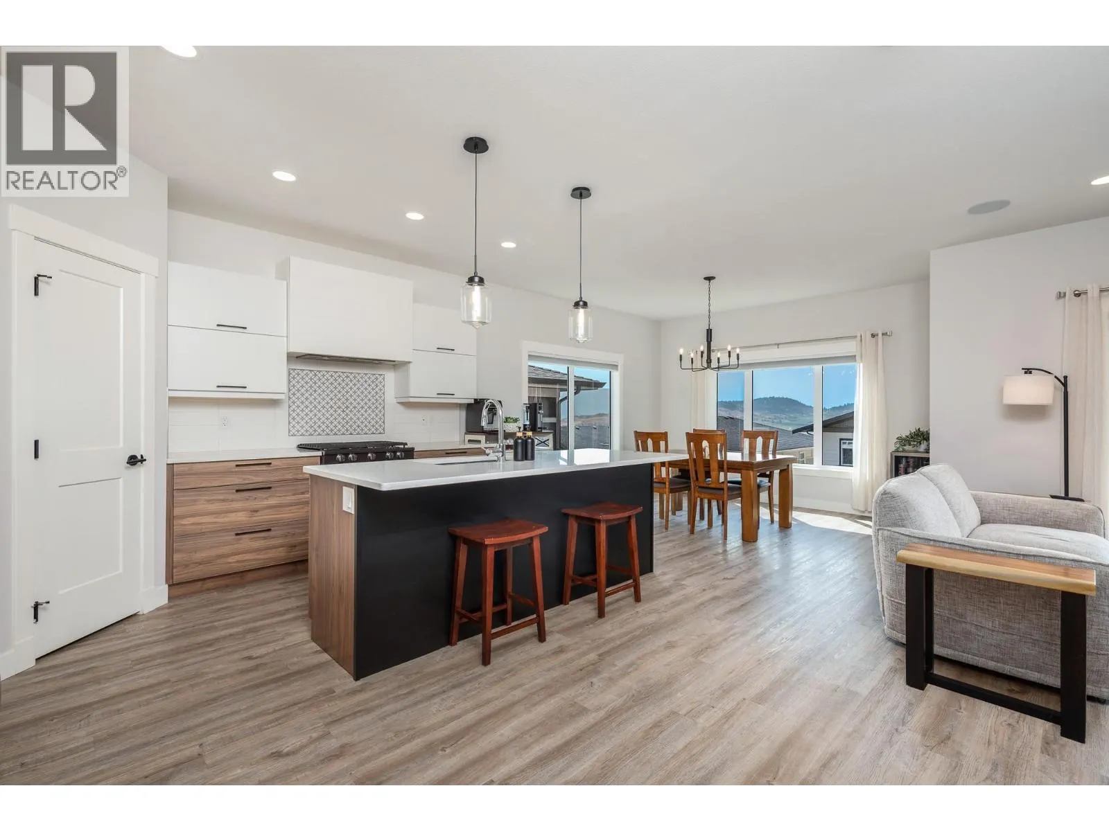 5112 Turtle Pond Court