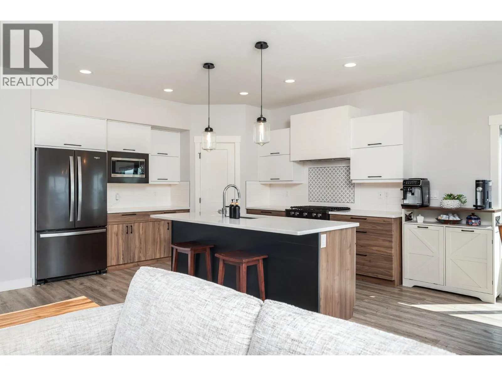 5112 Turtle Pond Court