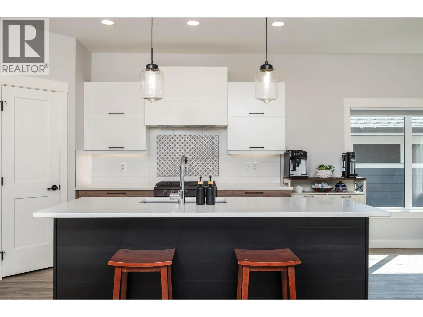 5112 Turtle Pond Court