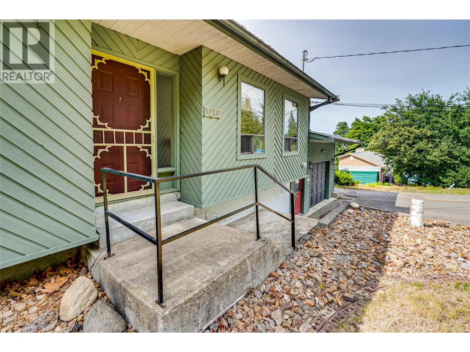 3275 Upper McLeod Road