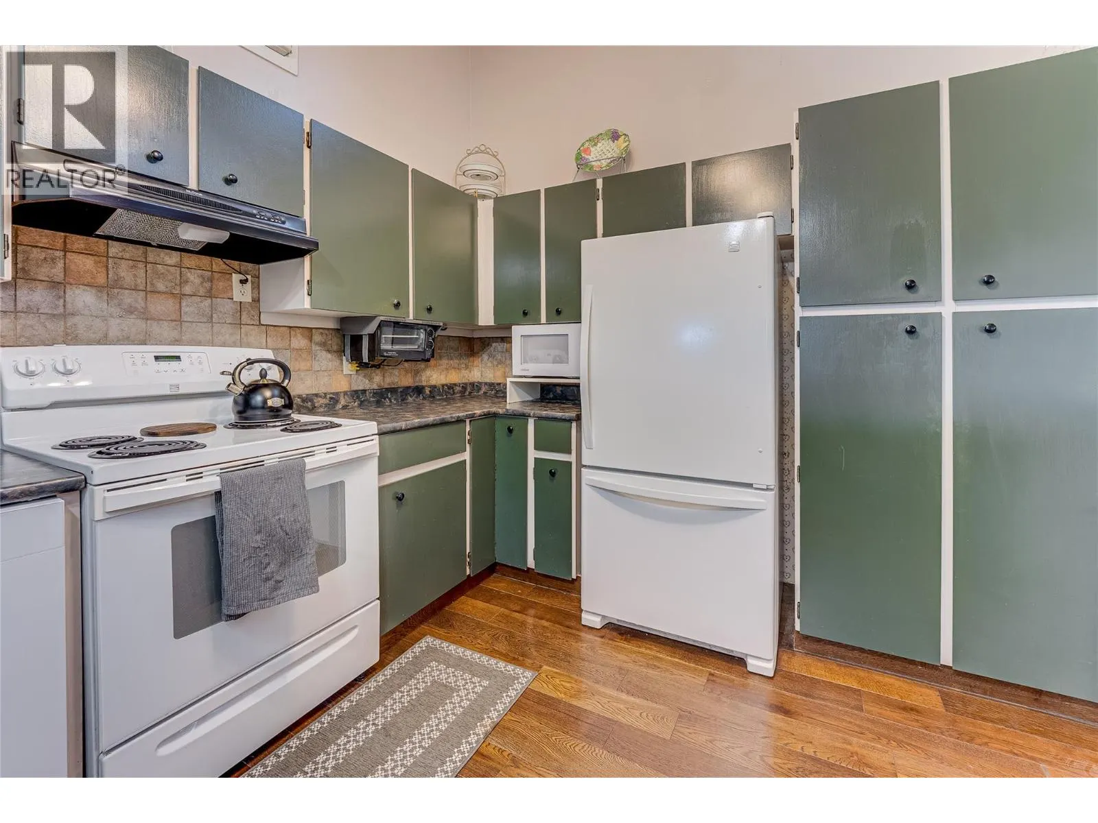 3275 Upper McLeod Road