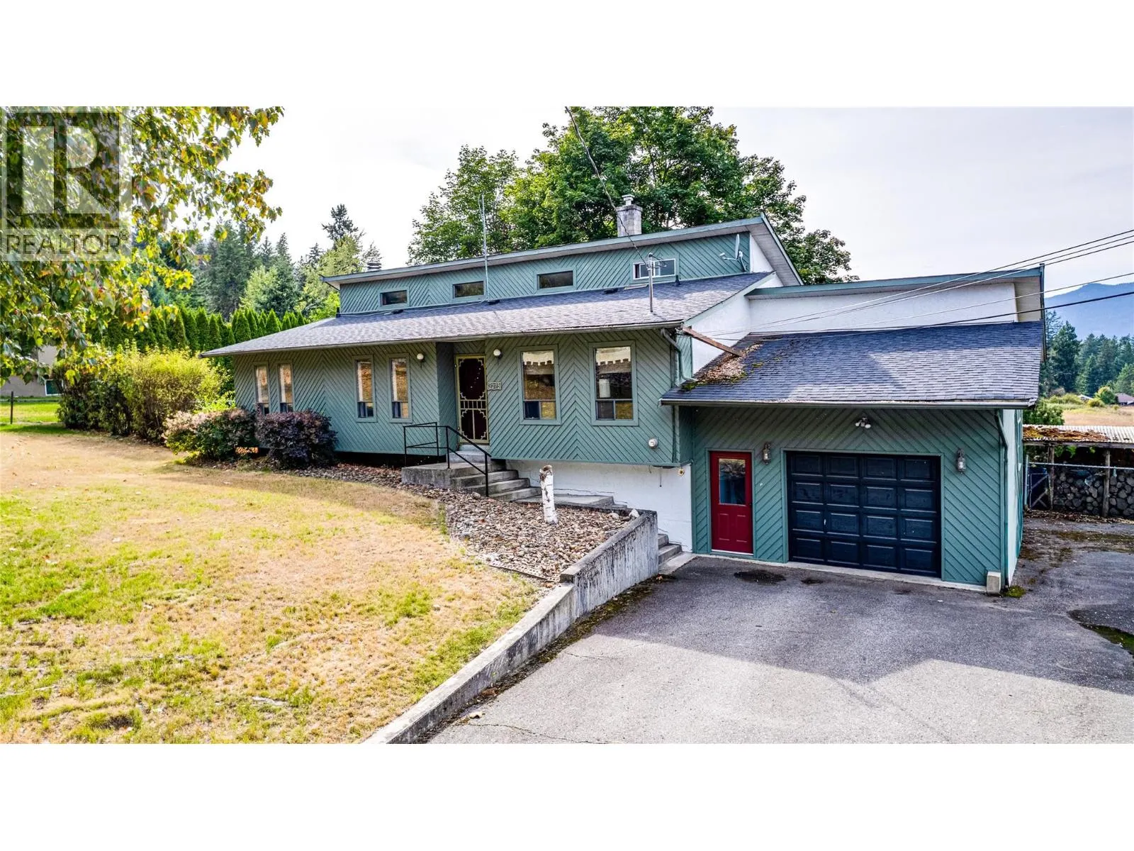 3275 Upper McLeod Road