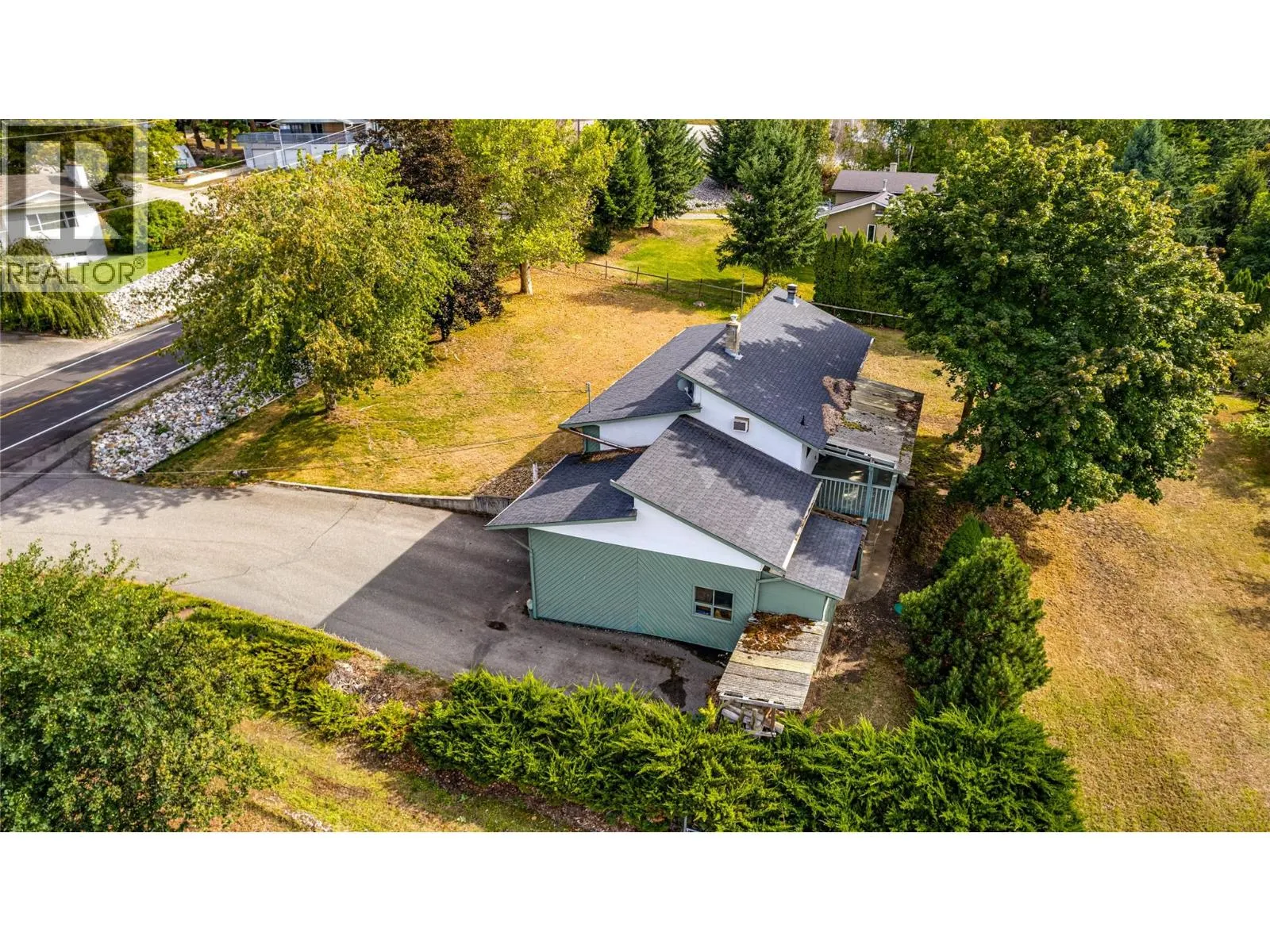 3275 Upper McLeod Road