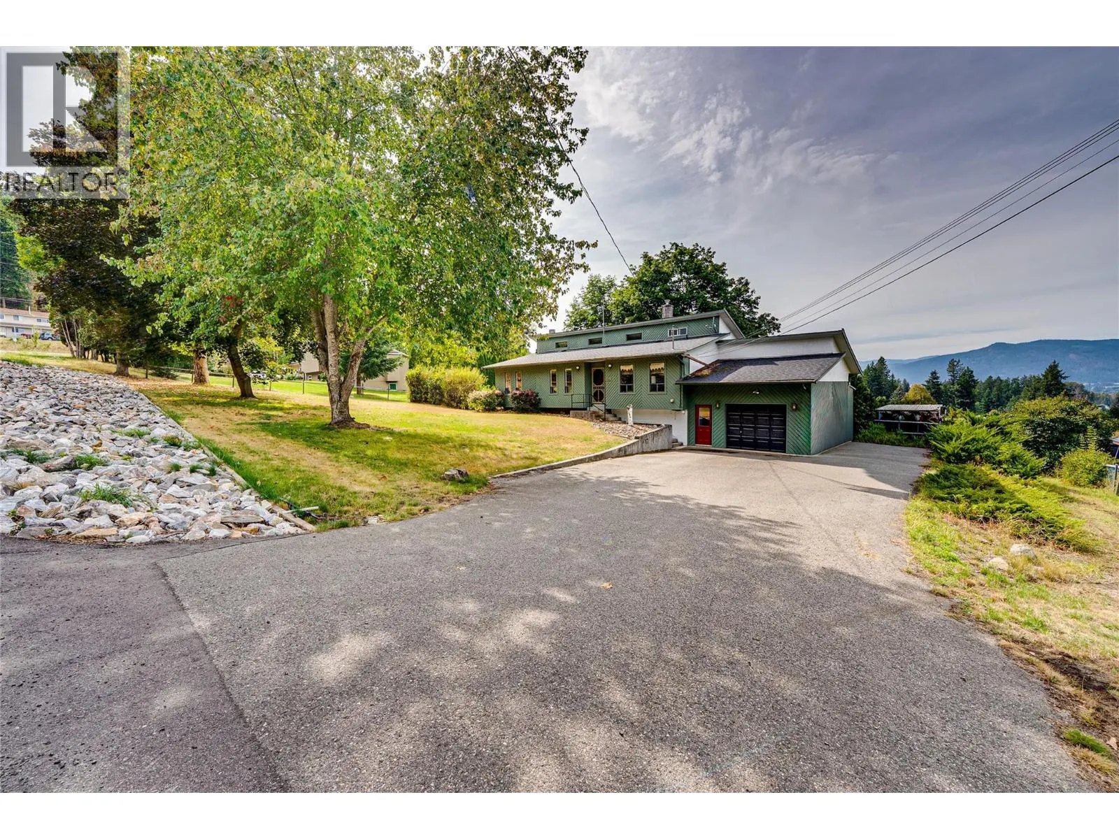 3275 Upper McLeod Road