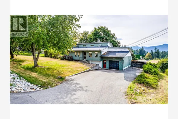 3275 Upper McLeod Road