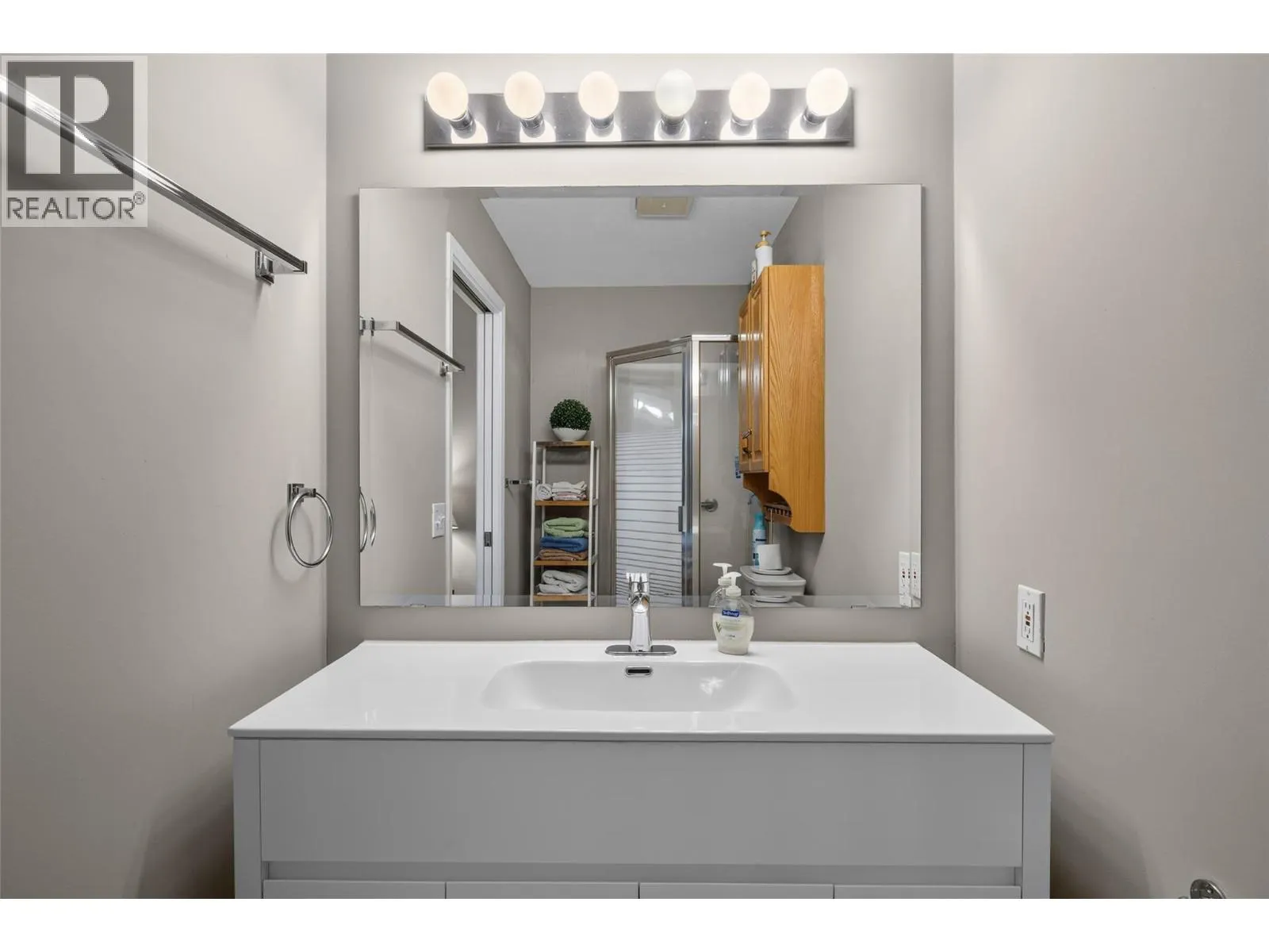 2210 LOUIE Drive Unit# 91