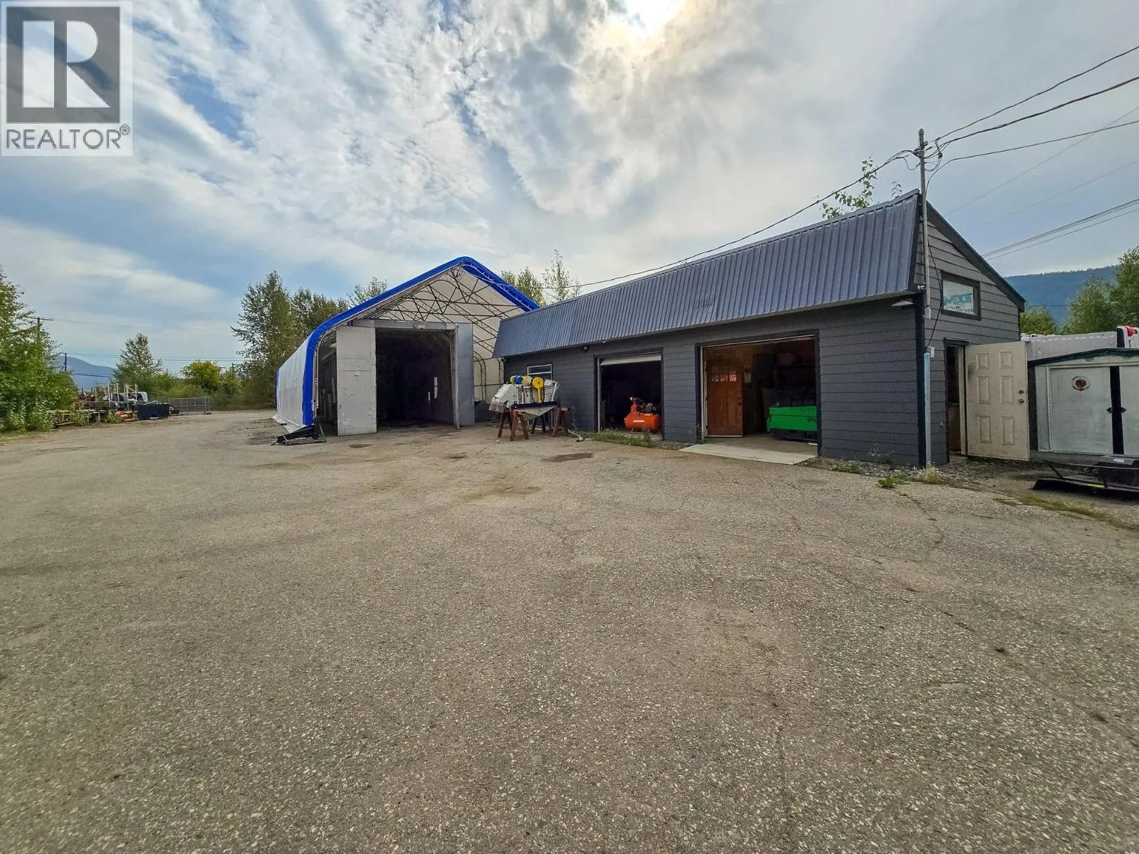 1660 Shuswap Avenue