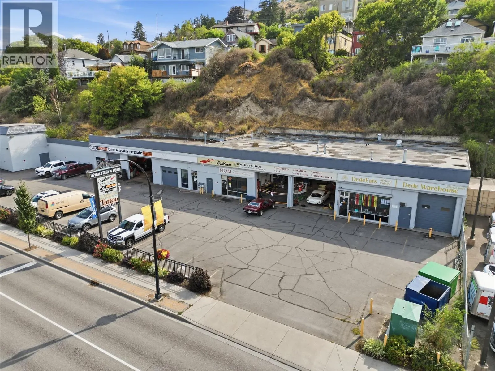 281 VICTORIA Street W