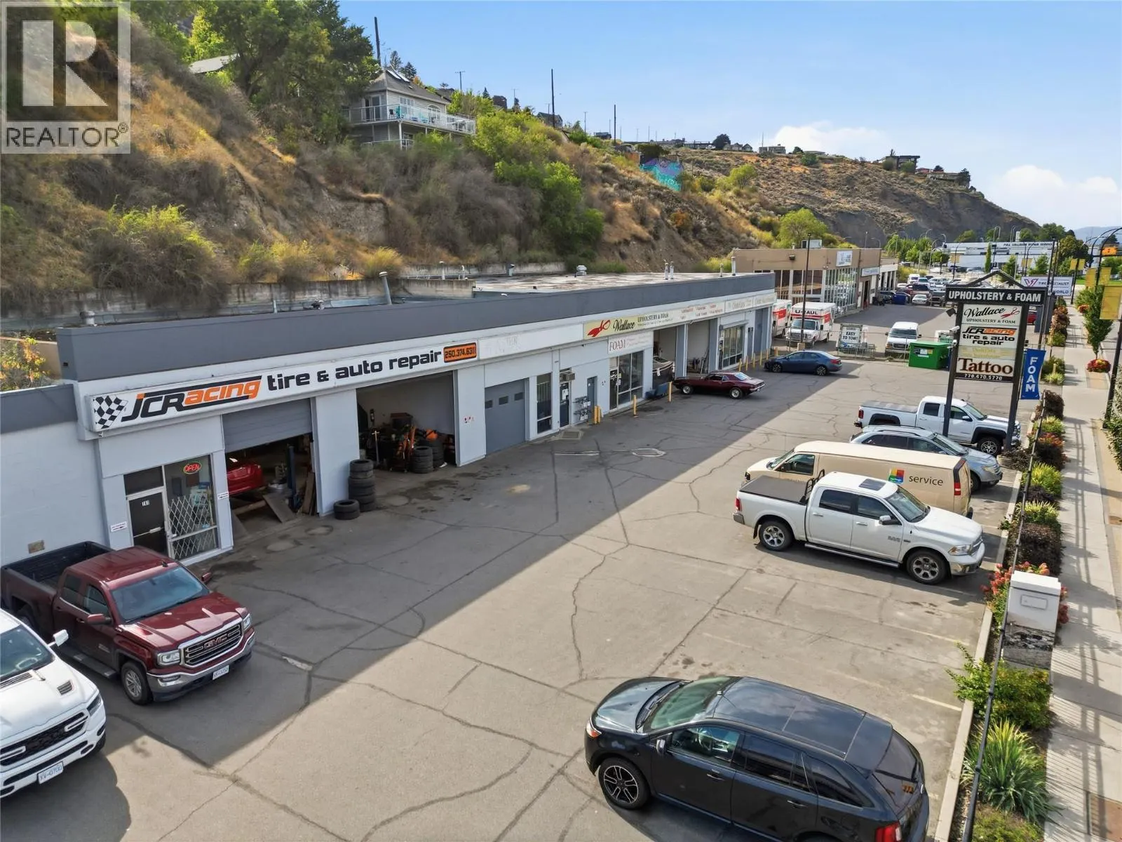 281 VICTORIA Street W