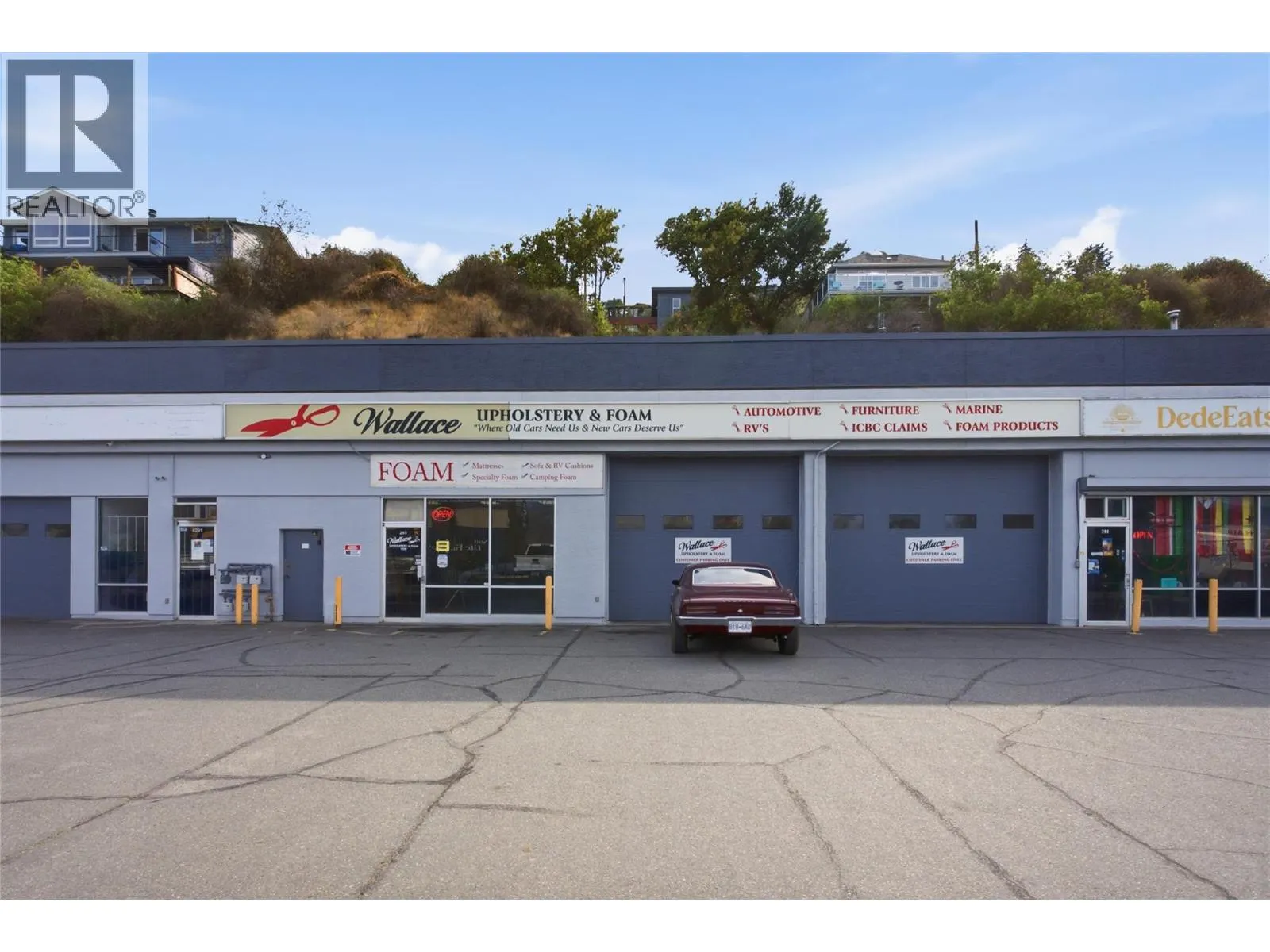 281 VICTORIA Street W