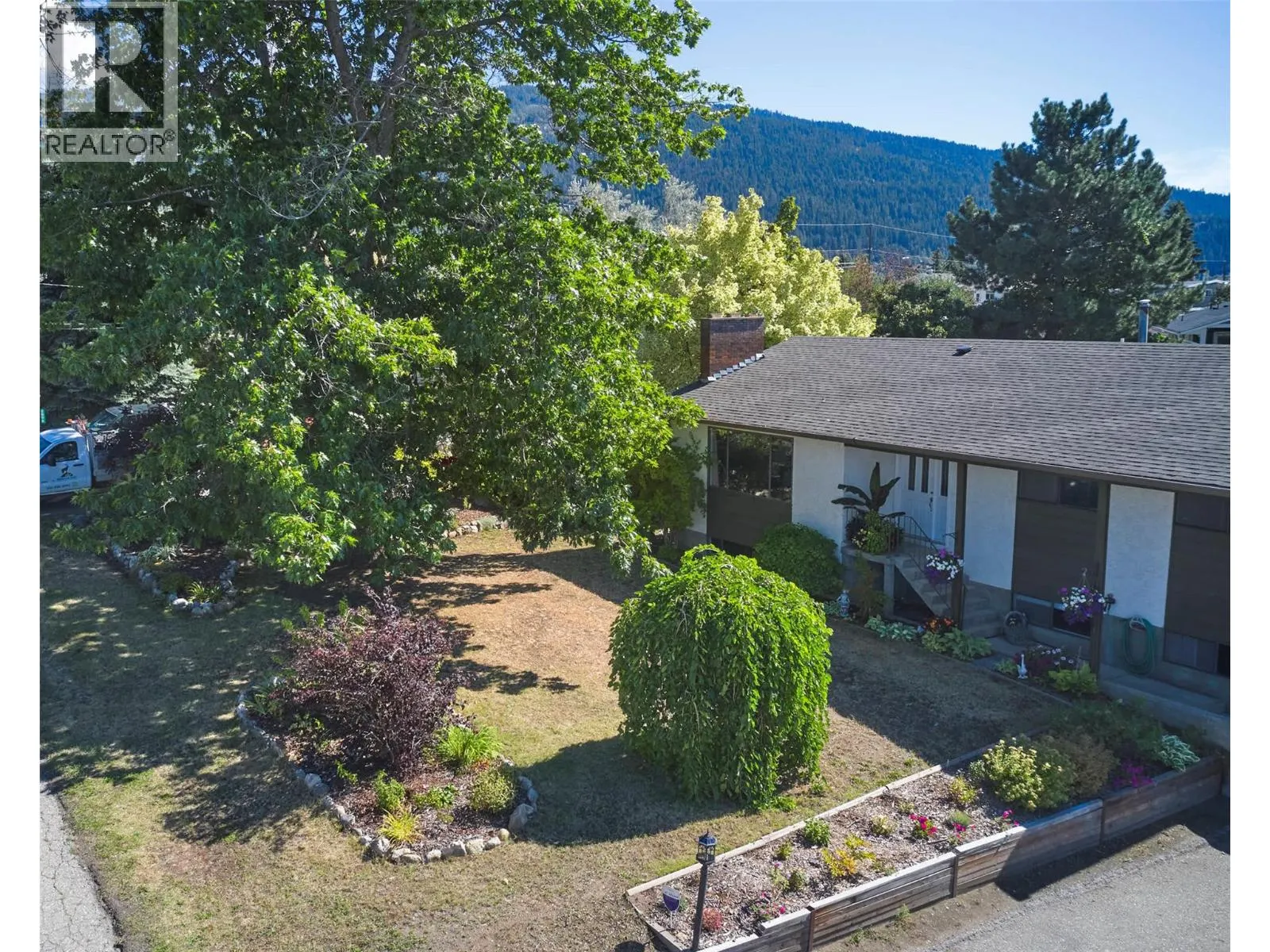 5894 Dedecker West Road