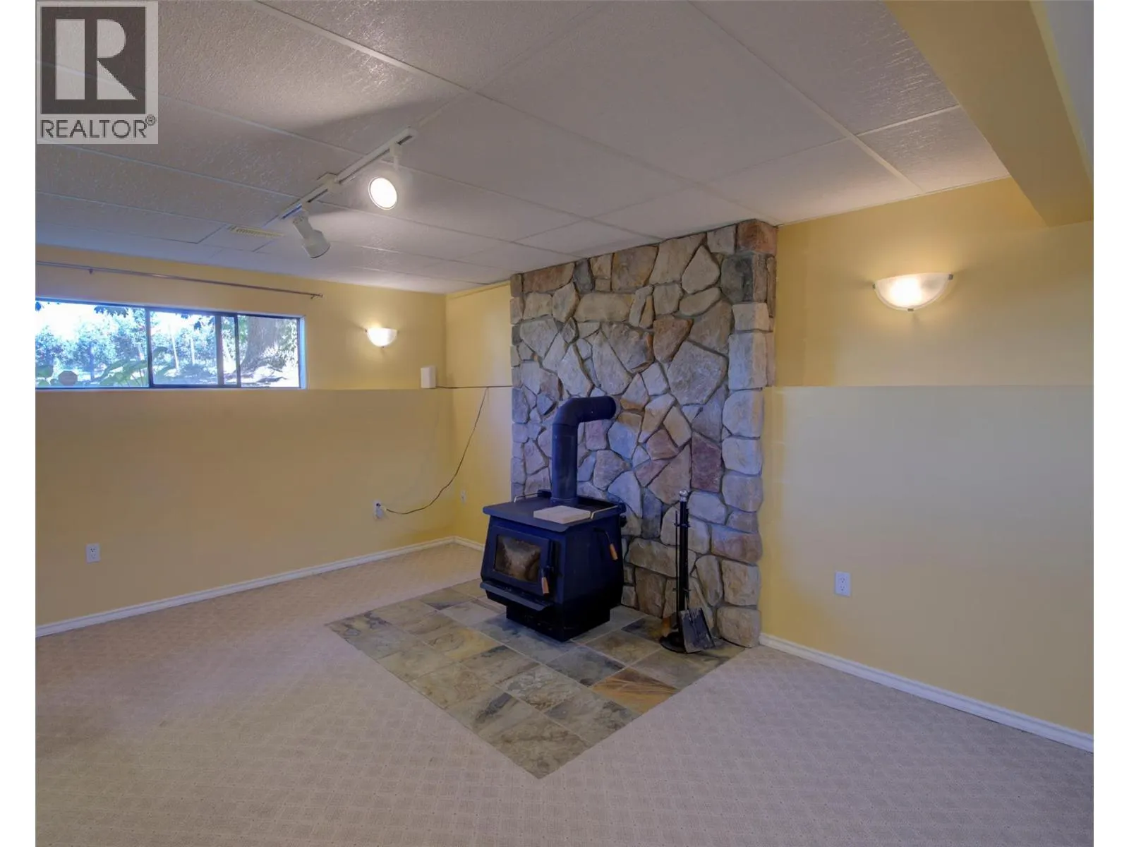 5894 Dedecker West Road