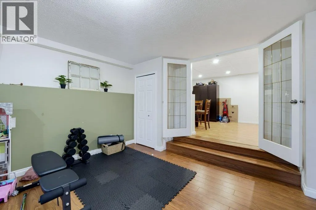 1910 30 Street SE