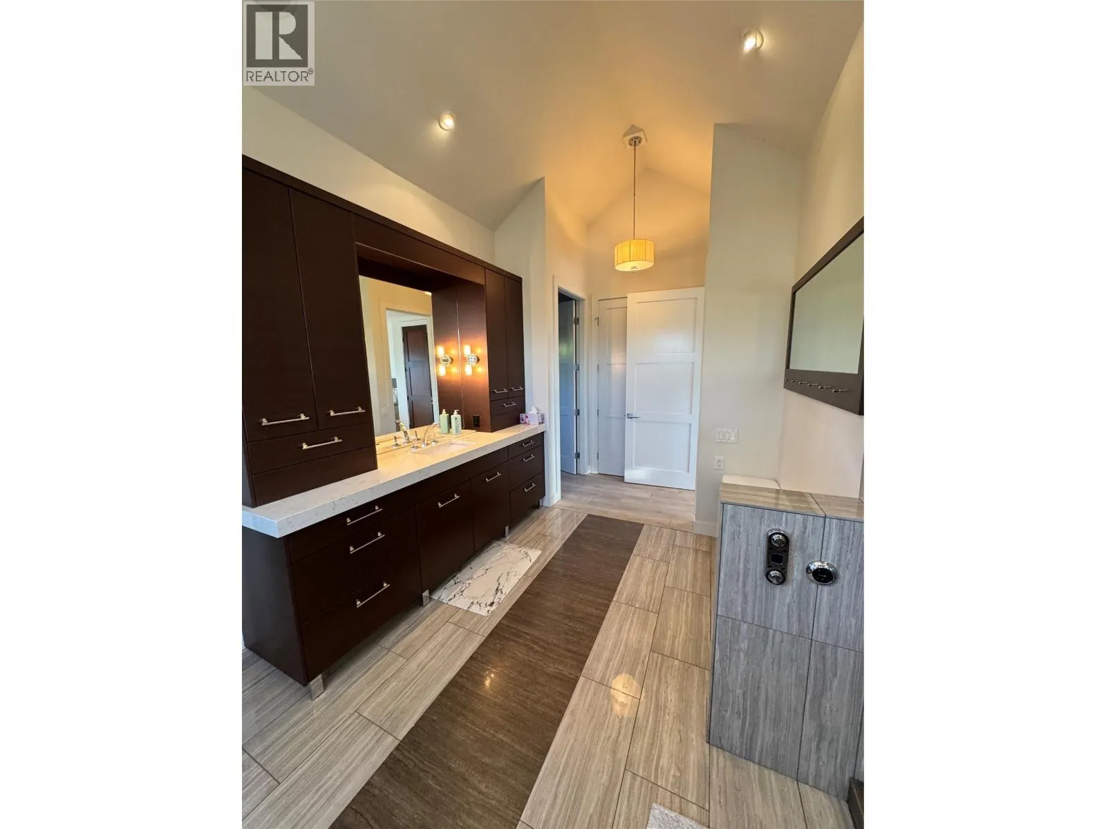 3990 Fairwinds Court