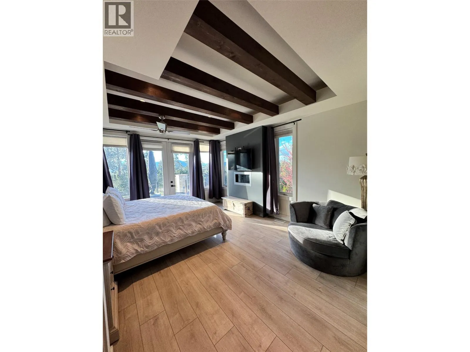 3990 Fairwinds Court
