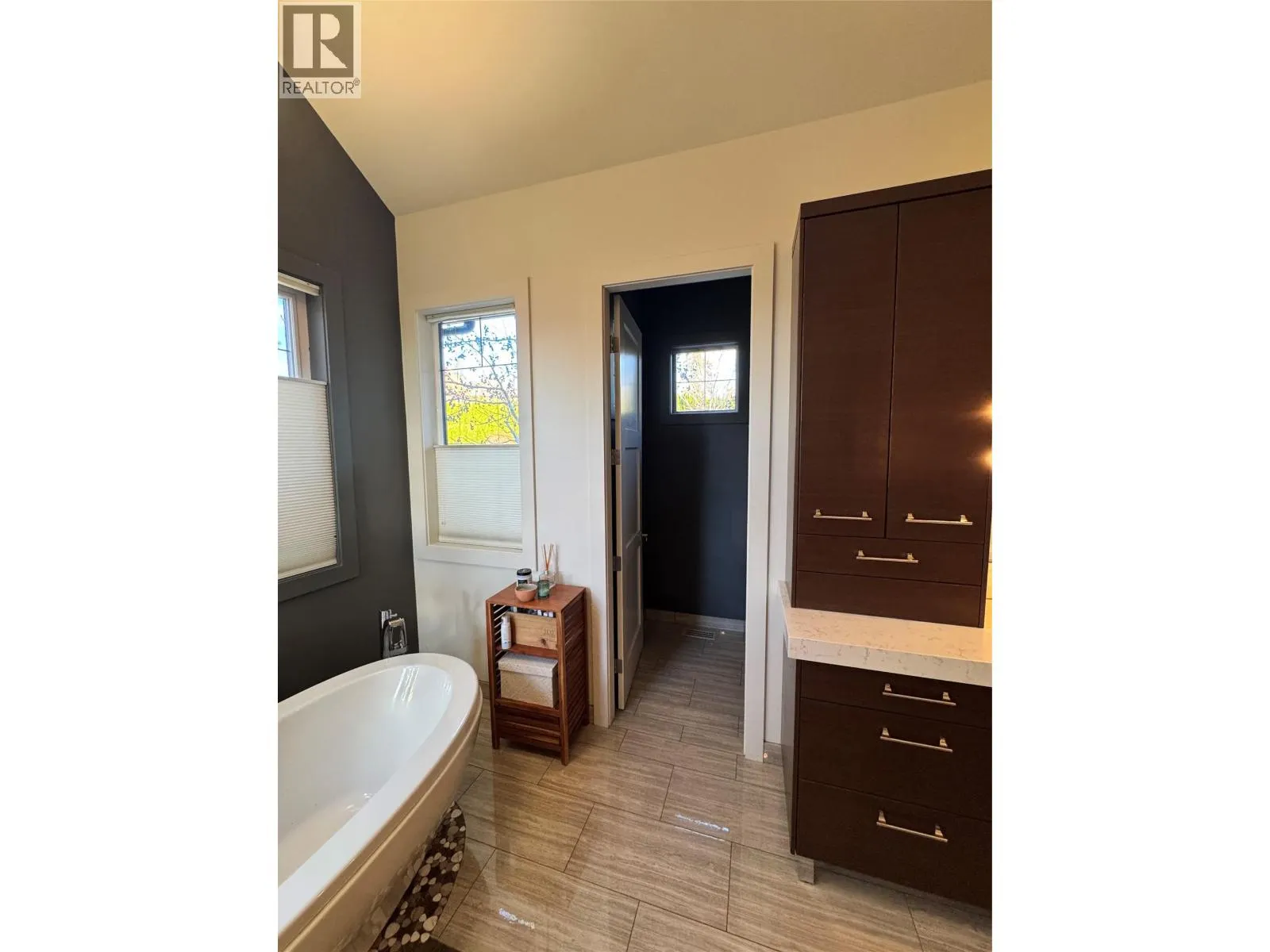 3990 Fairwinds Court