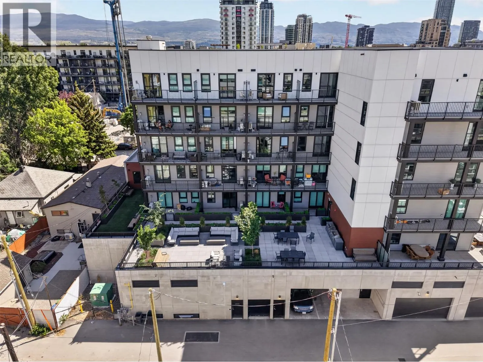620 Coronation Avenue Unit# 211