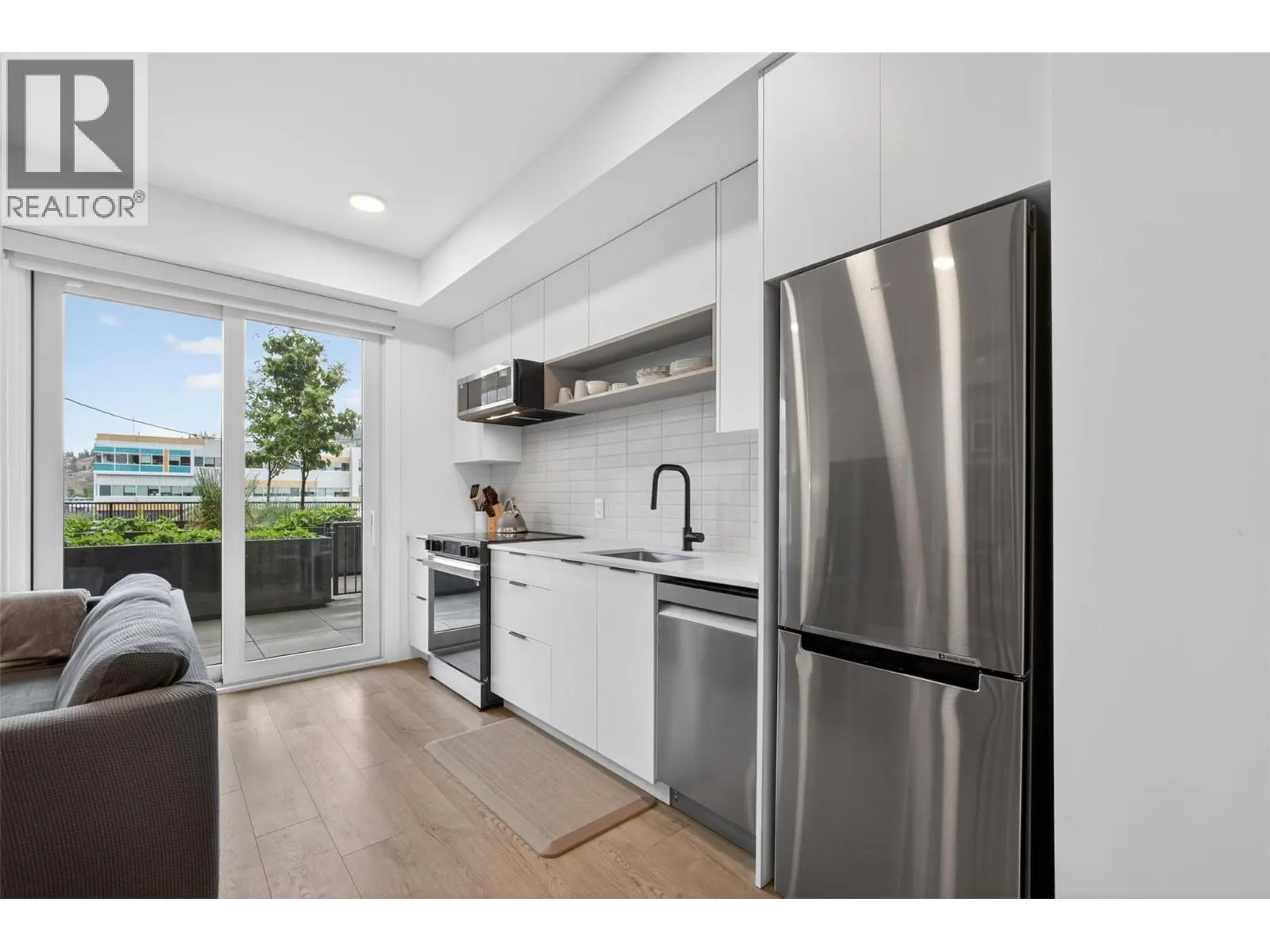 620 Coronation Avenue Unit# 211