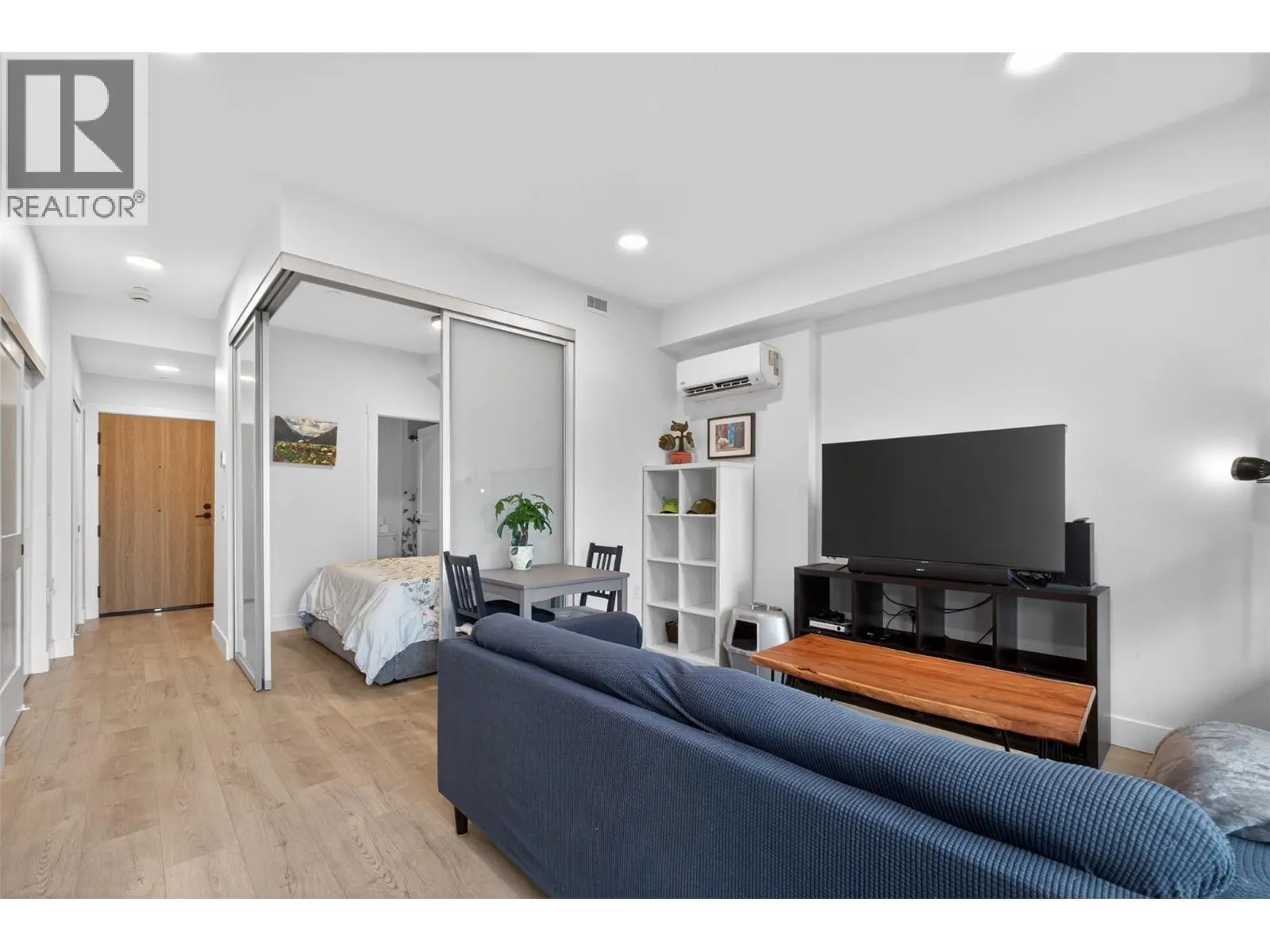 620 Coronation Avenue Unit# 211
