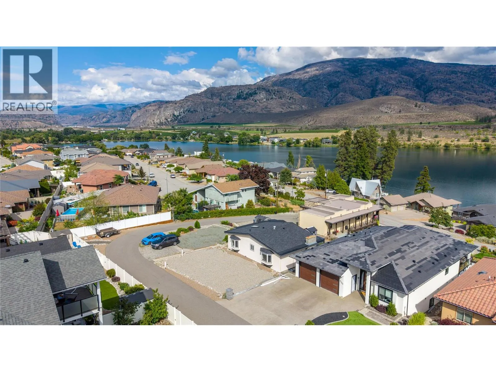 6764 Lakeside Drive