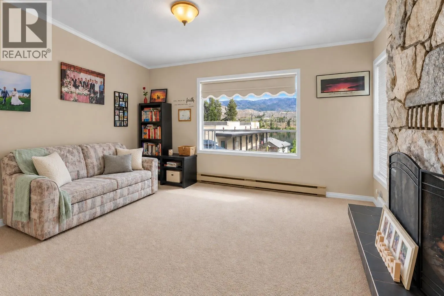 6764 Lakeside Drive