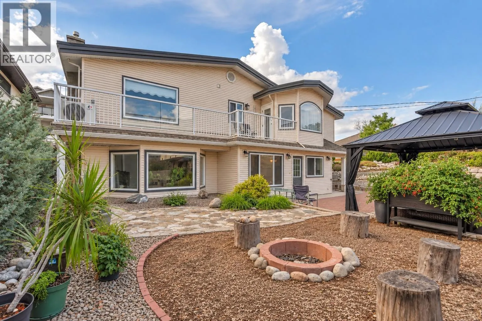 6764 Lakeside Drive