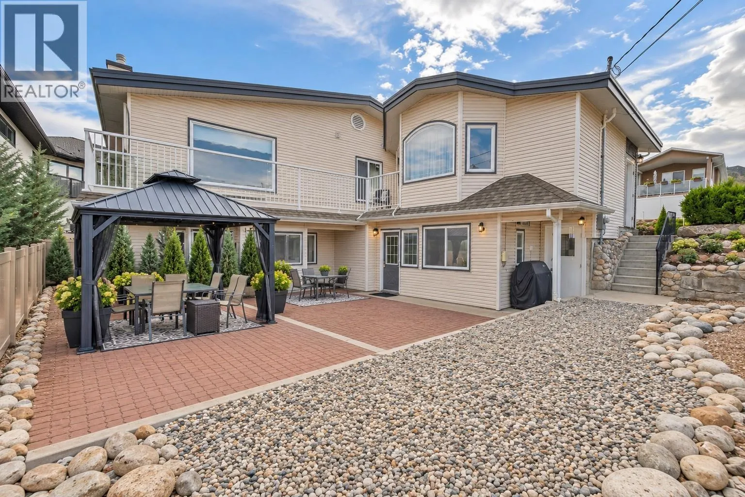 6764 Lakeside Drive