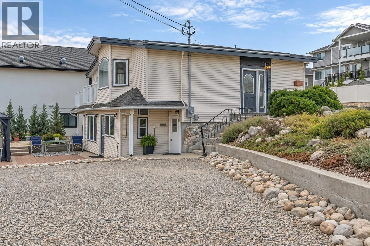 6764 Lakeside Drive